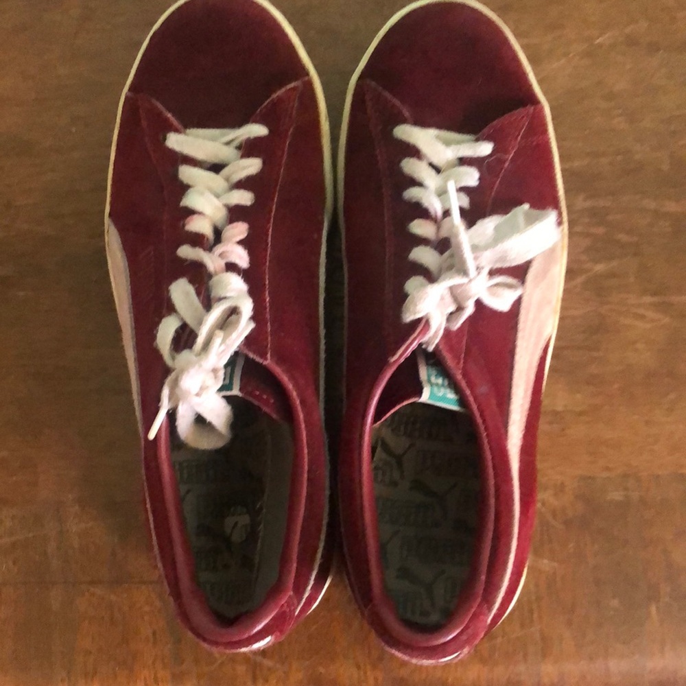 Vintage suede puma sneakers